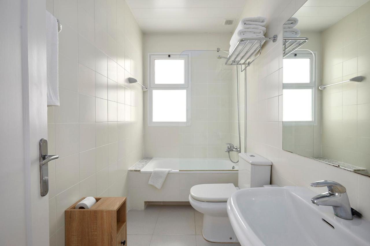 Fisa Rentals Aribau บาร์เซโลนา ภายนอก รูปภาพ